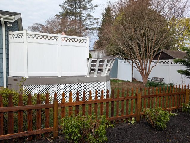 After White Deck and Fence Cleaning By Maryland Pro Wash 