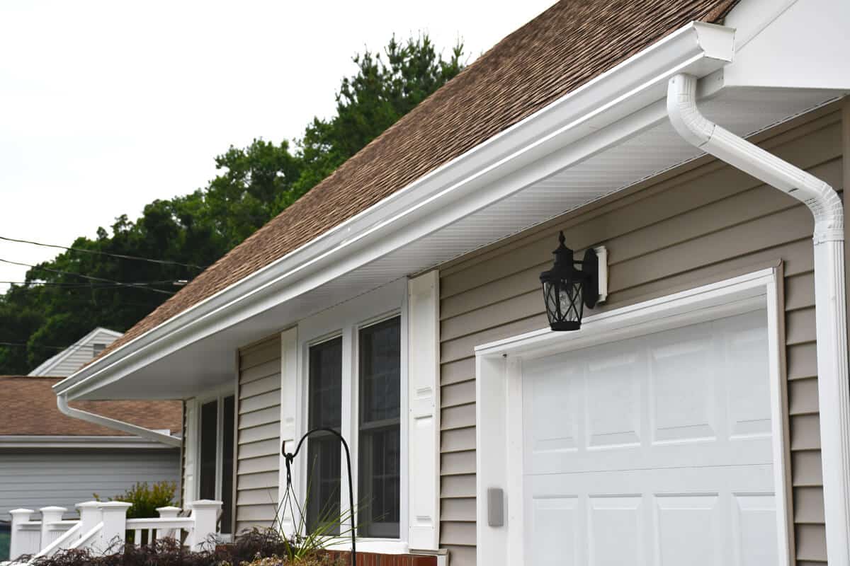 Gutter Cleaning Tan Residential House By Maryland Pro Wash 