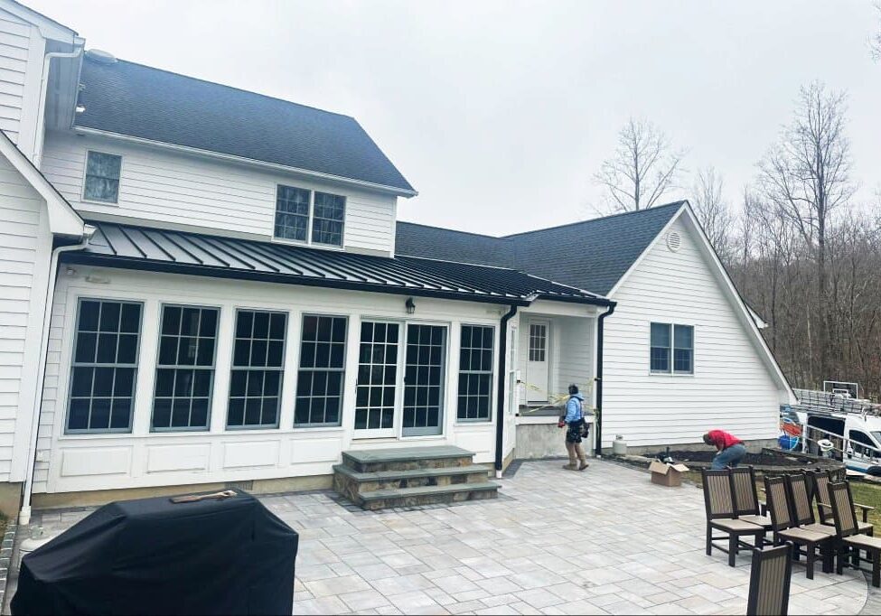 Gutter Cleaning White House With Black Gutter By Maryland Pro Wash 