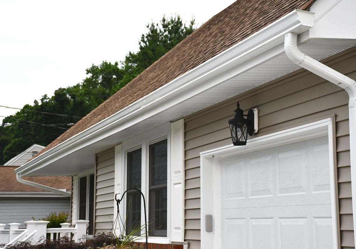 Gutter Cleaning Tan Residential House By Maryland Pro Wash 