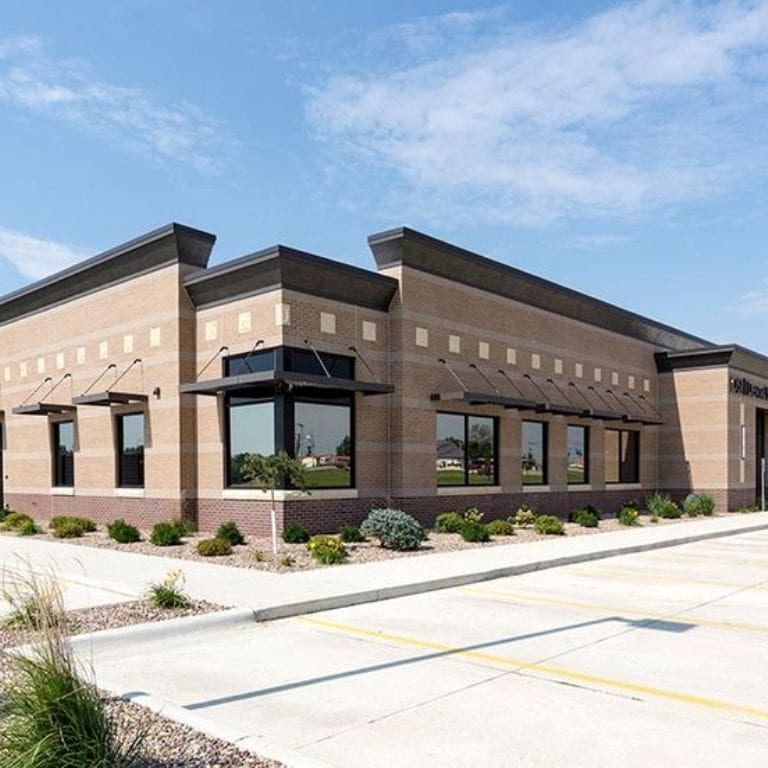 Commercial building washing Every day, the outside of your business’s building gets bombarded by pollution, dirt, pollen, bird droppings, and other materials. After a few weeks of exposure, your building can start to look dingy and uninviting.
Maryland Pro Wash offers commercial building washing services that will keep your business looking its best. You don’t want to risk losing customers and clients because your building’s exterior looks dirty. We’ll help you attract more customers by making your building look great